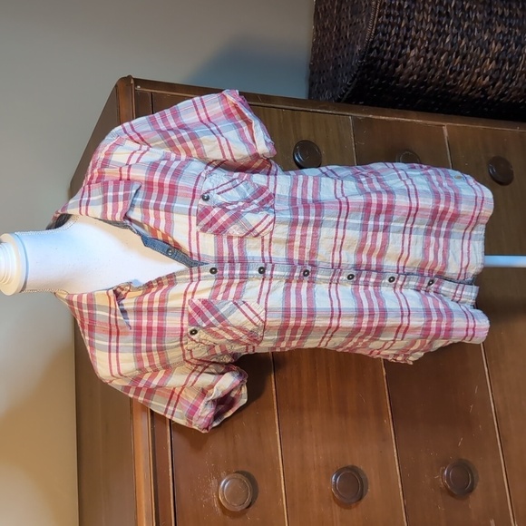 Carhartt Searsucker Plaid short sleeve button down - Picture 1 of 11